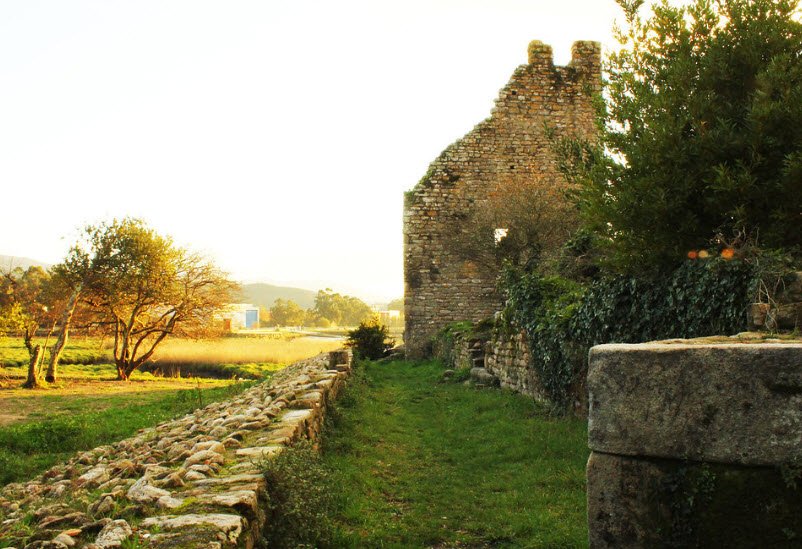 Torres do Oeste, Spain